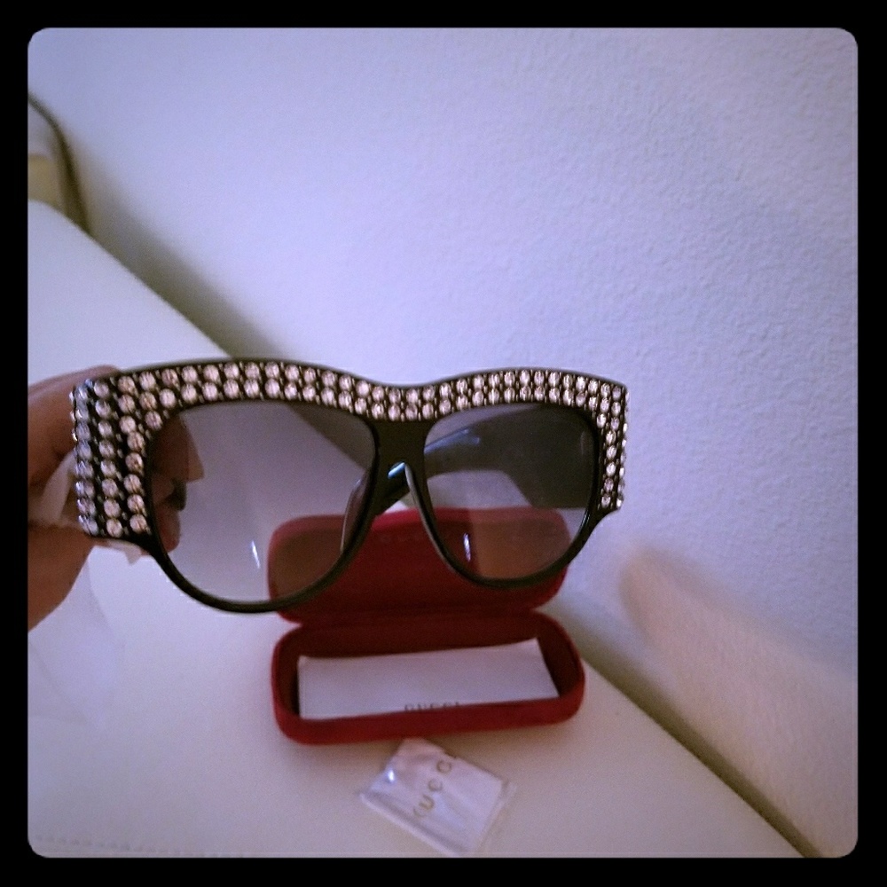Sunglasses Gucci